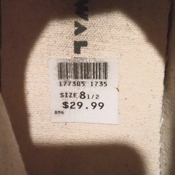 Airwalk women's size 8.5 iridescent sneakers. - Picture 11 of 11